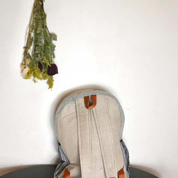 Tan and Cream adjustable Padded Straps with two Small Pockets Laptop-cases-bag - Picture 2 of 2